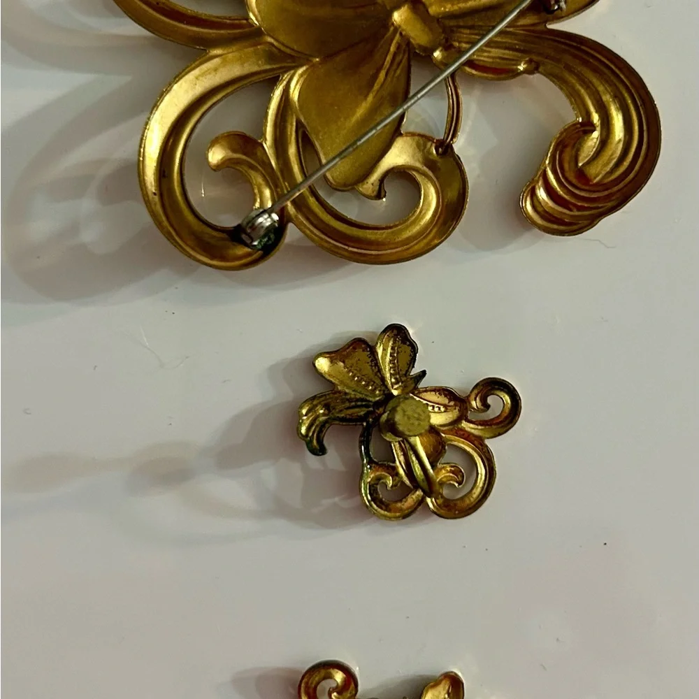 Gold Butterfly Brooch and Earring Set vintage - Picture 3 of 3